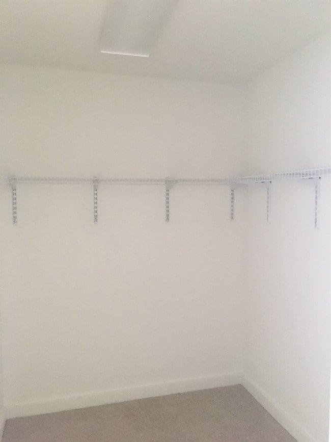 Building Photo - 17 W Church St