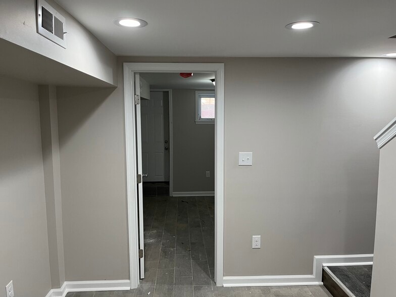 Building Photo - 1151 Myrtle Ave