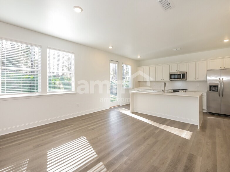 Building Photo - 1539 Aquamarine Dr