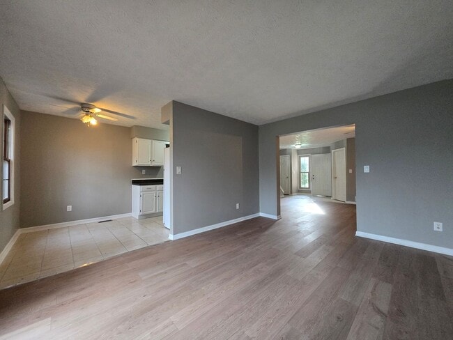 Building Photo - 3 Bedroom, 2.5 Bath Townhouse in Beavercreek!