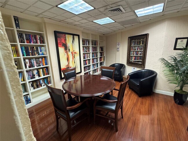 Building Photo - 3530 Mystic Pointe Dr