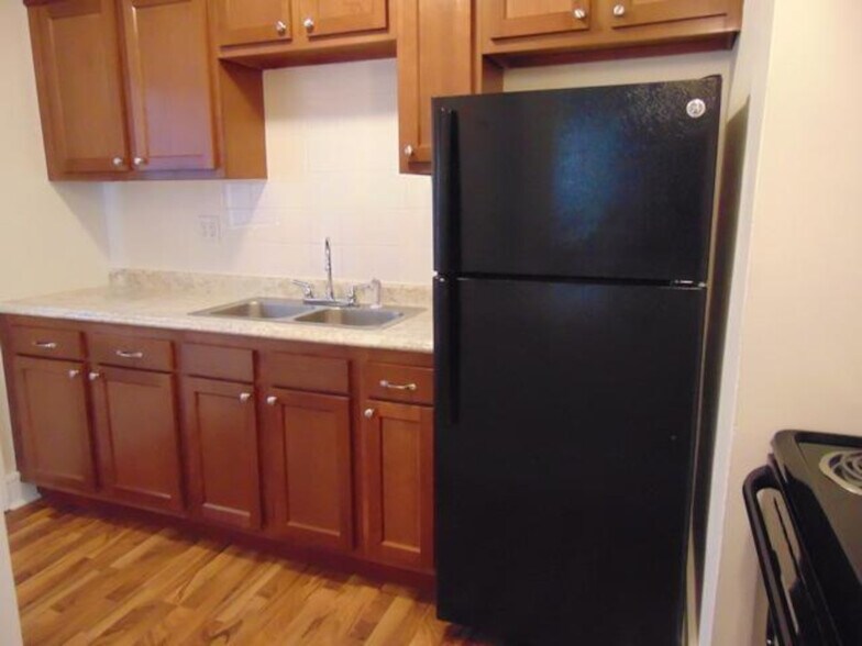 Building Photo - 253 Wilcox St