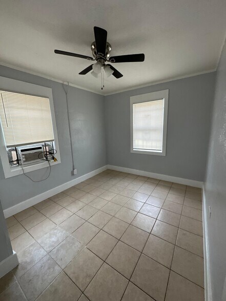 Building Photo - 2534 Moncrief Rd