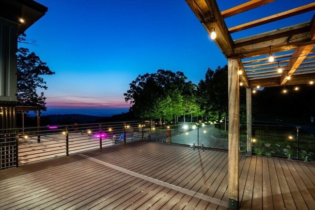 Building Photo - 398 Scofield Mountain Rd