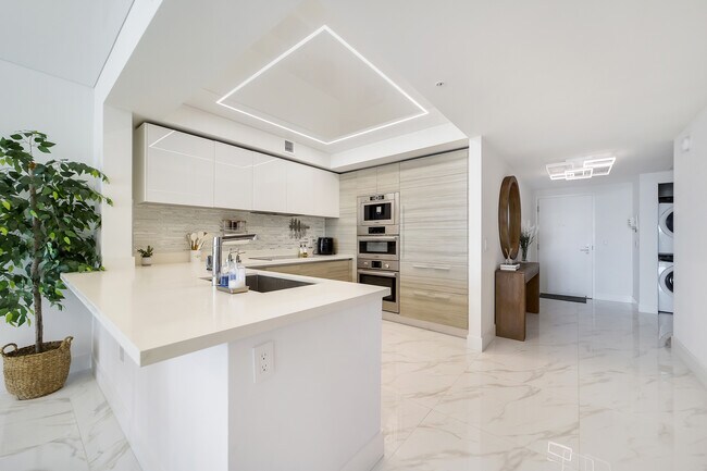 Building Photo - 300 Sunny Isles Blvd