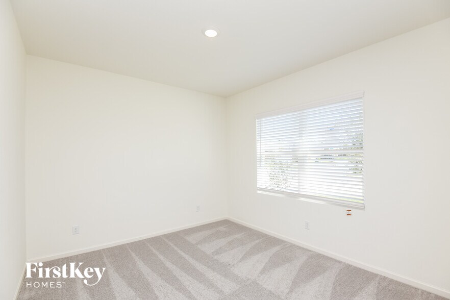 Building Photo - 8356 Hawkview Dr