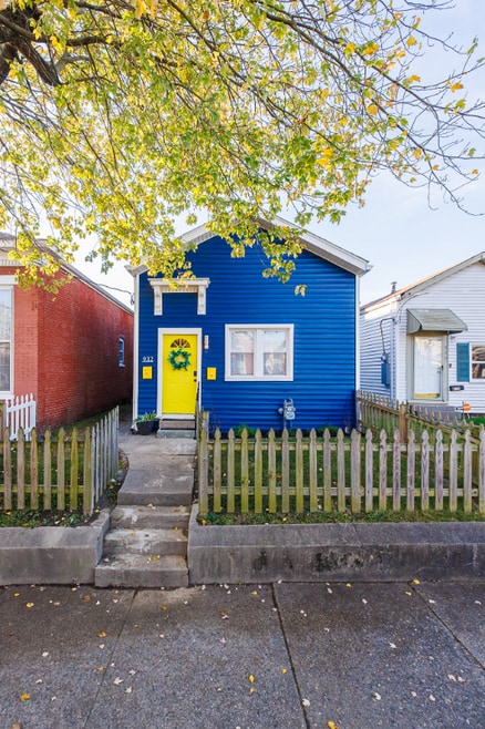 Building Photo - 932 E Oak St