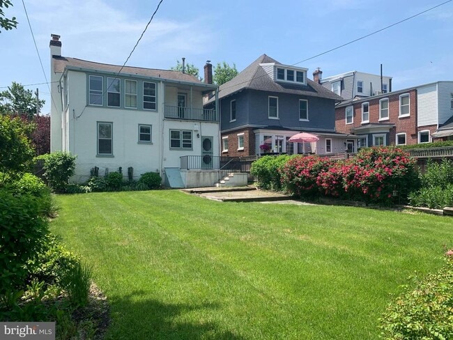 Building Photo - 2401 W 18th St