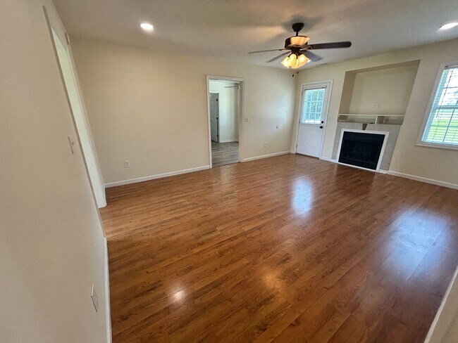 Building Photo - 100 W Heron Ct