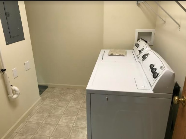 Building Photo - 465 Kings Rd