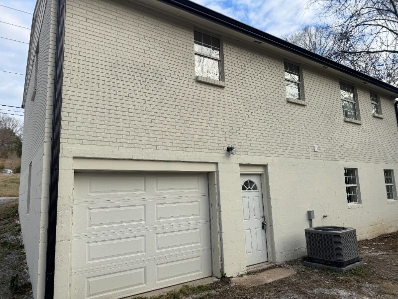 Building Photo - 2375 Una Antioch Pike