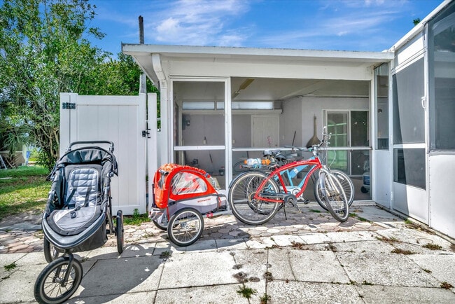 Building Photo - 4408 E Riverside Dr