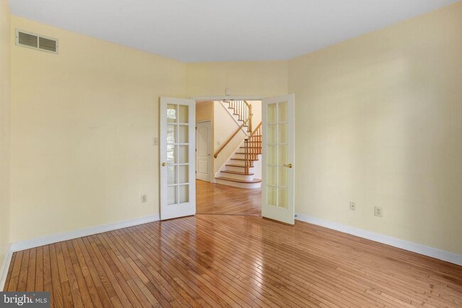 Building Photo - 210 Bullock Dr