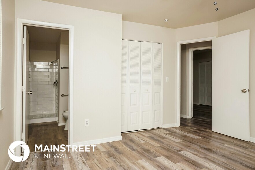 Building Photo - 5940 Talbrook Rd