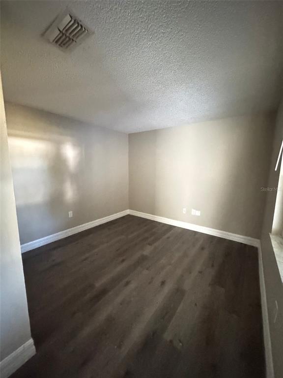 Building Photo - 504 Blackbird Ln