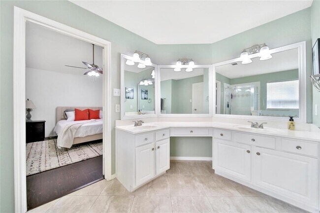 Building Photo - 21403 Hadrian Dr