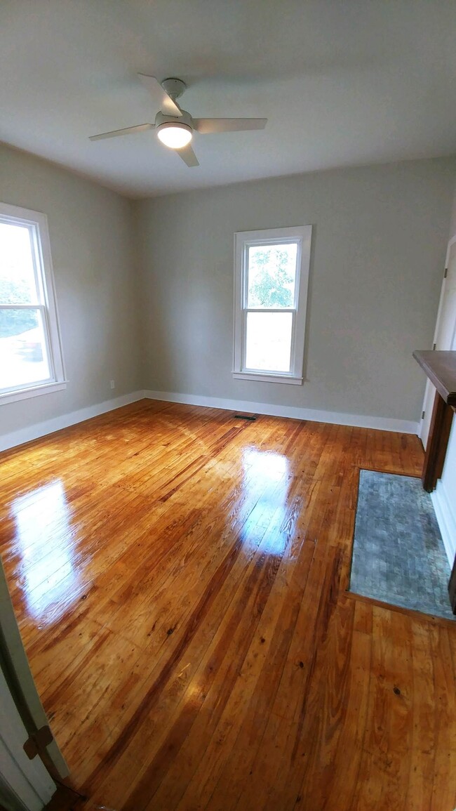 Building Photo - 1515 Grainger Ave