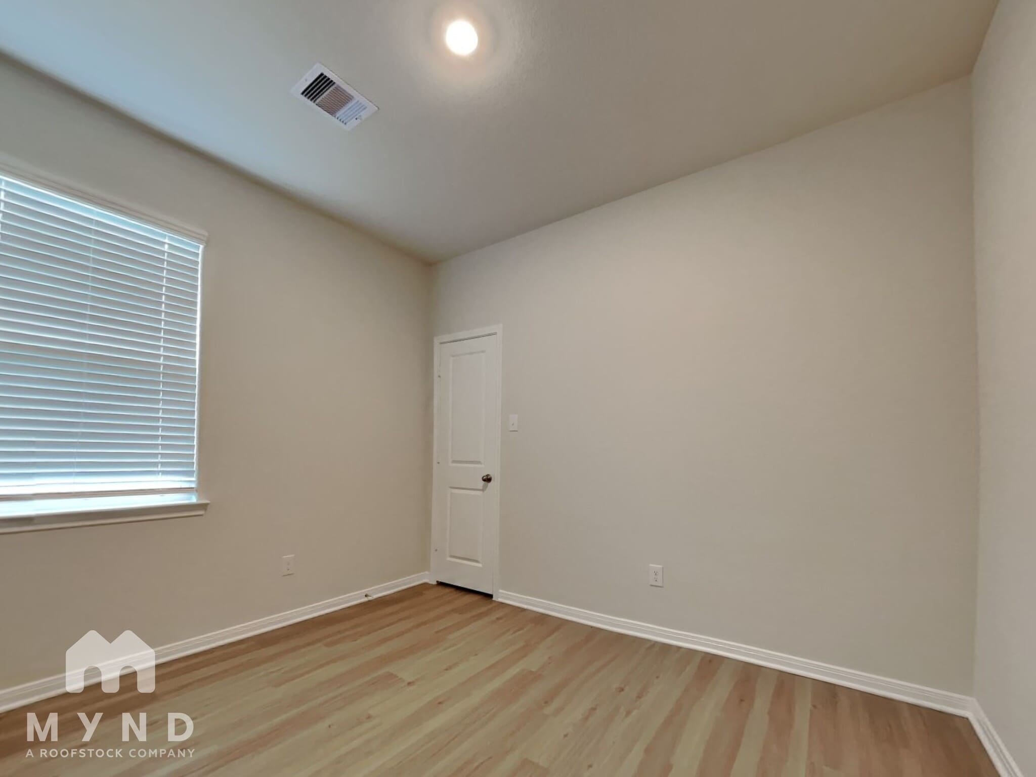 Building Photo - 15419 Maple Terrace Dr