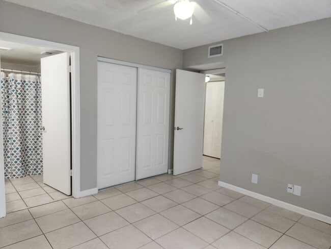 Building Photo - 3776 N University Dr