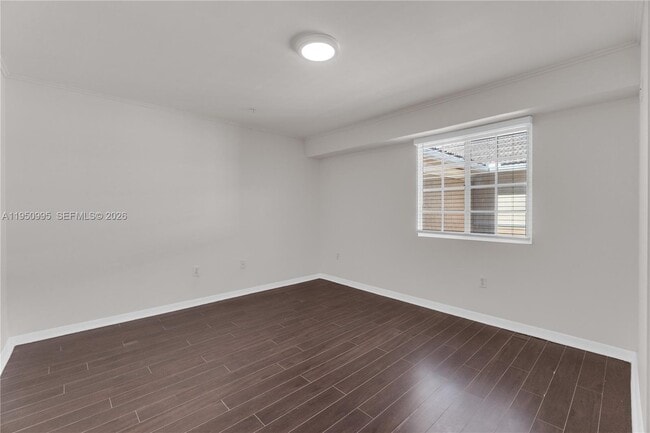 Building Photo - 2945 NE 185th St