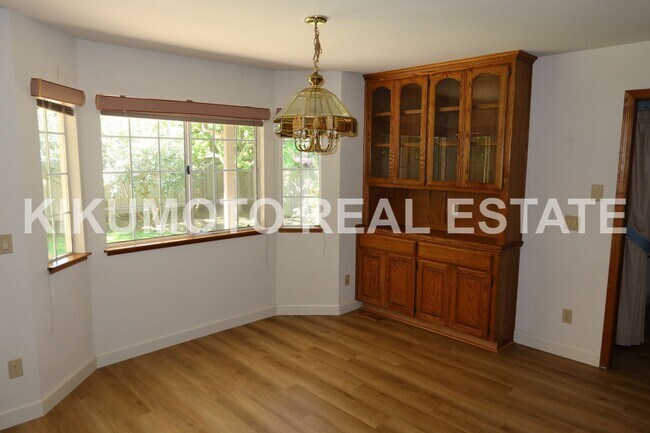 Building Photo - Riverlake 4 bedroom, 3 bath, 3 car home