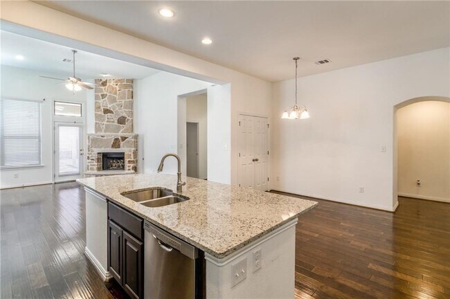 Building Photo - 425 Miracle Rose Way