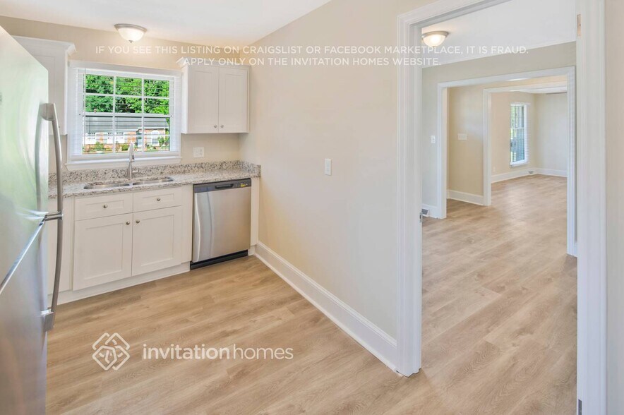 Building Photo - 4213 Gladstone Ln