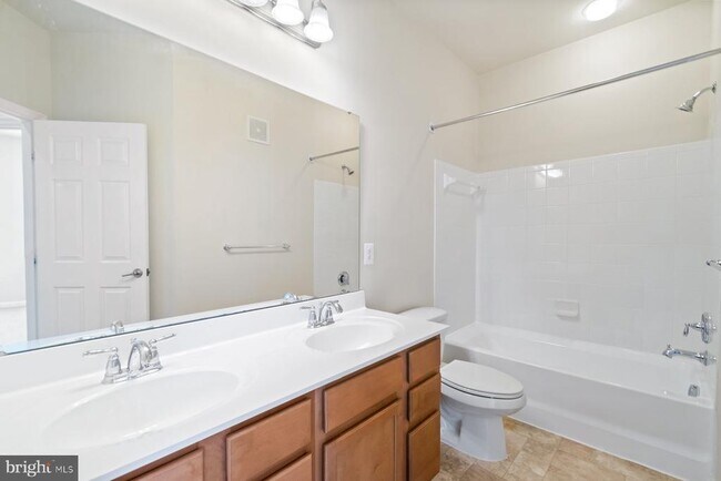 Building Photo - 320 Chessington Dr