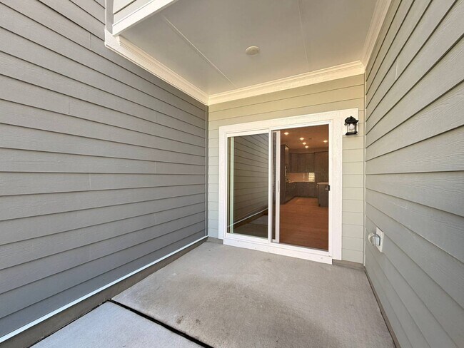 Building Photo - 2459 Englemann Dr