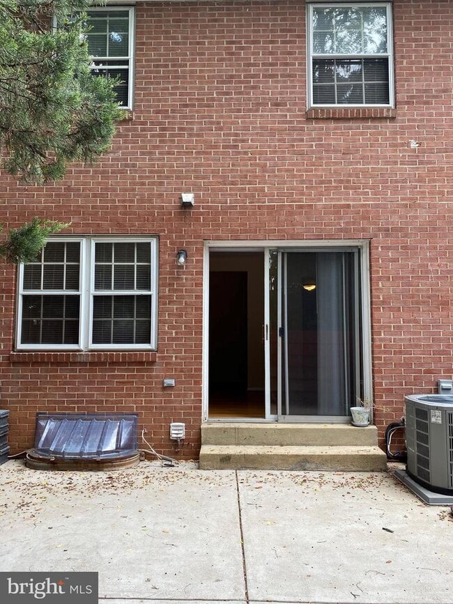 Building Photo - 2822 Hogan Ct