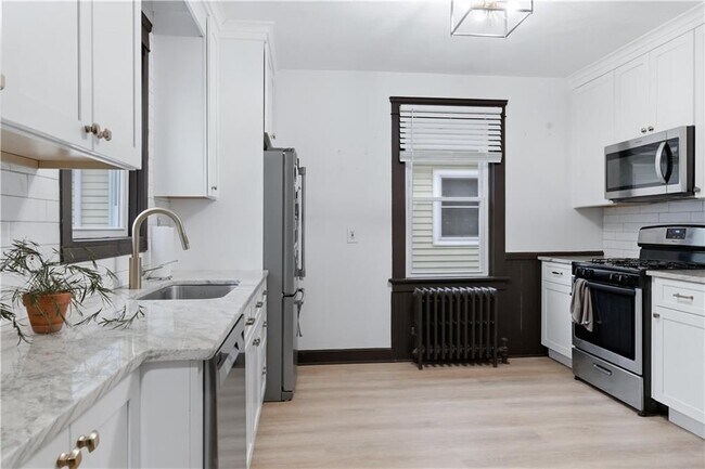 Building Photo - 44 Holburn Ave