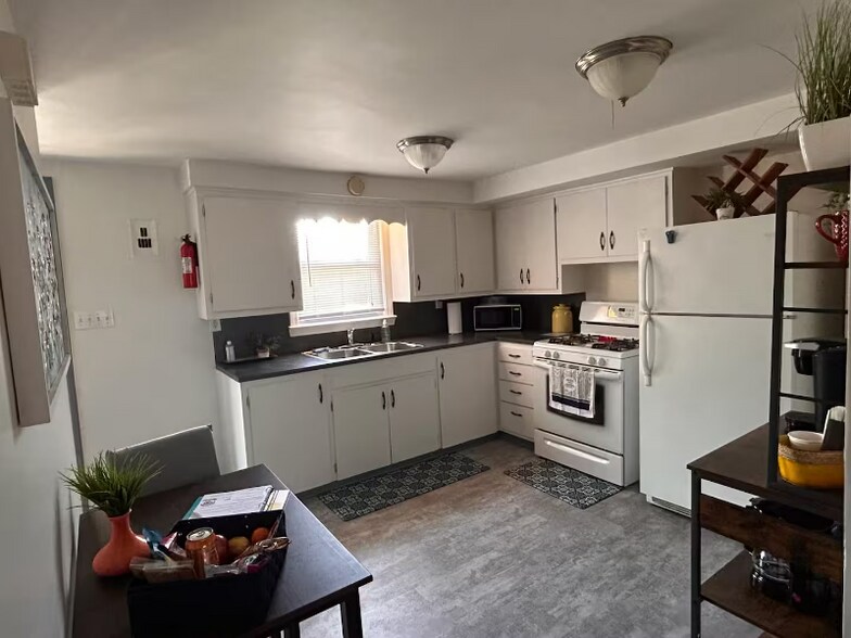 Building Photo - 250 Trumbull Ave