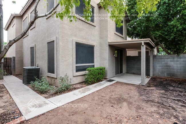 Building Photo - 1443 E Julep St