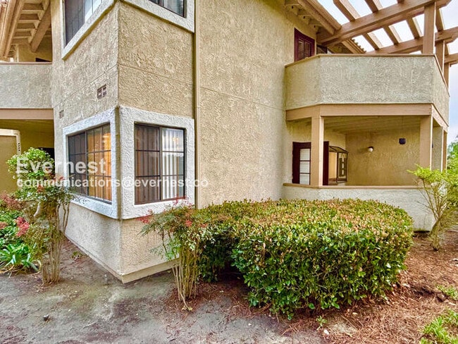 Building Photo - 3557 Paseo De Francisco