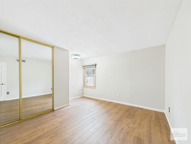 Building Photo - Two Bedroom Single Family Home Available Now!
