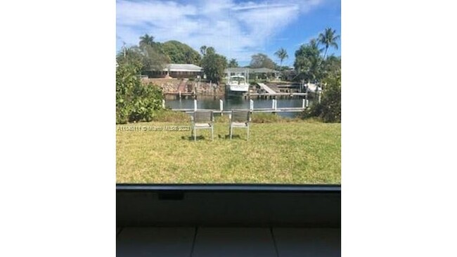 Building Photo - 330 Southwind Dr