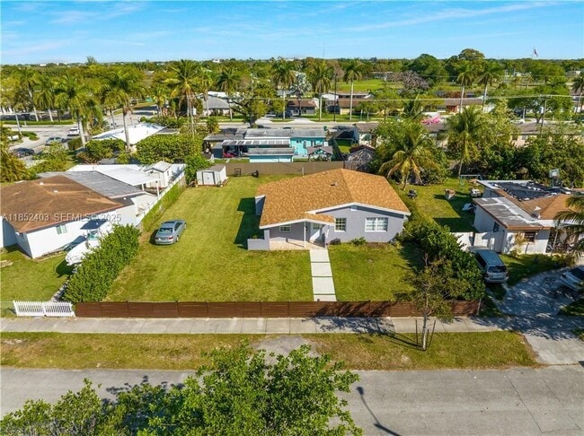 Building Photo - 10241 Dominican Dr