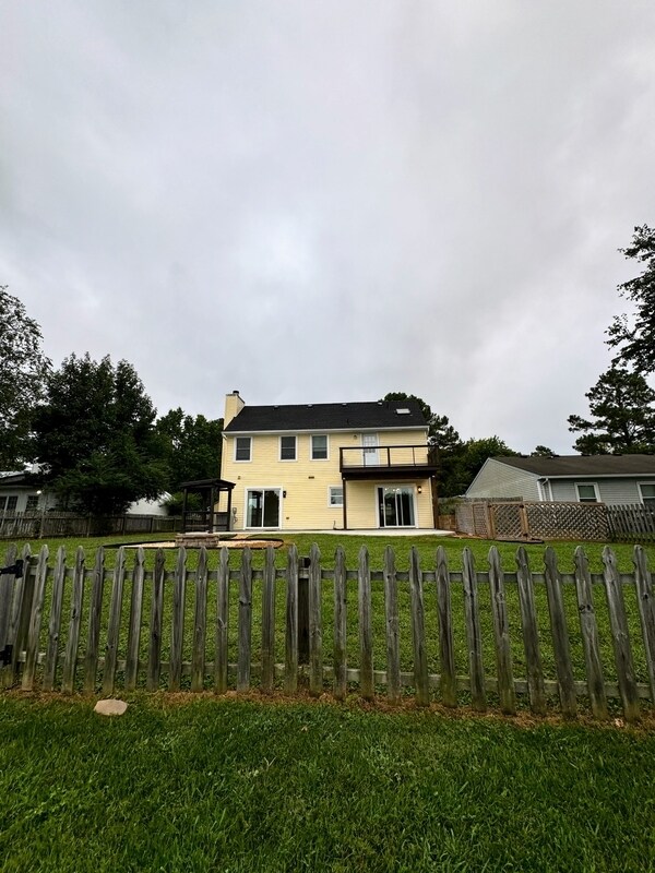 Building Photo - 3021 Glastonbury Dr