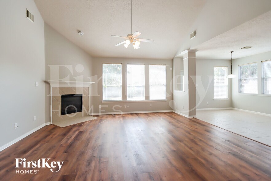 Building Photo - 31306 Hilldale Park Ct