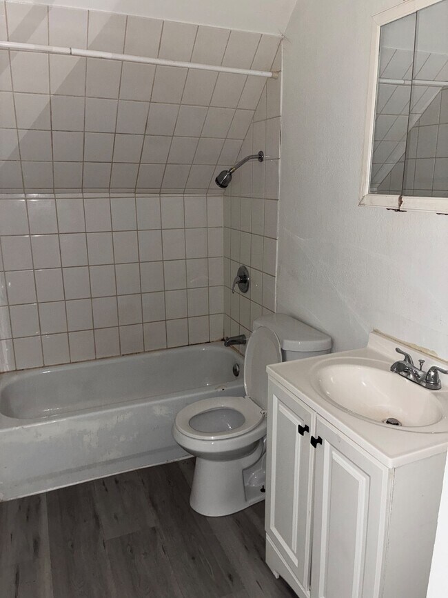 Building Photo - 2166 S 6th St