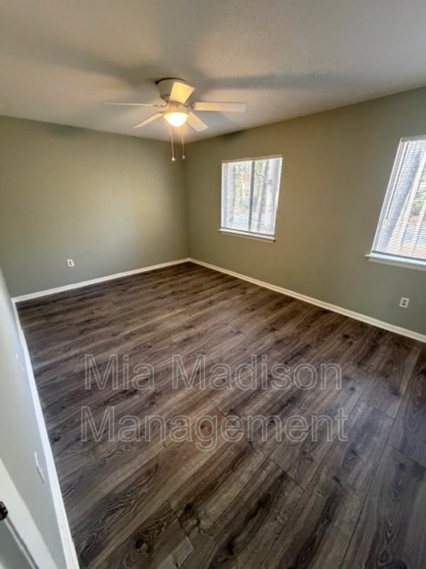 Building Photo - 527 Tibet Ave