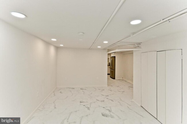 Building Photo - 118 W St NW