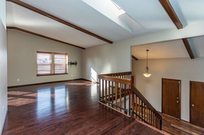 Building Photo - 7673 Safari Cir
