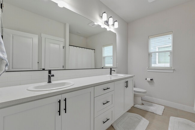 Building Photo - 15080 NW Legend Trail Pl