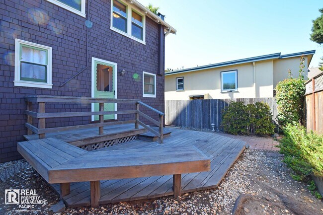 Building Photo - Cozy 3 Bedroom Near 4th Street - Ready to move in!