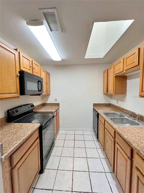 Building Photo - 4151 Spitfire Ave