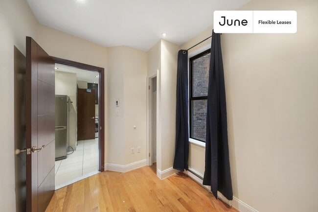 Building Photo - 235 W 109th St