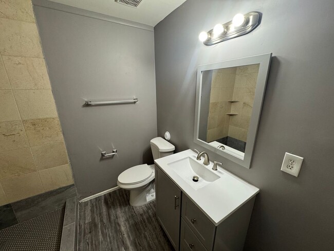 Building Photo - 1 Bedroom - 1 Bath -  Plus Office - 795 Sq. Ft. - Duplex - Chandler