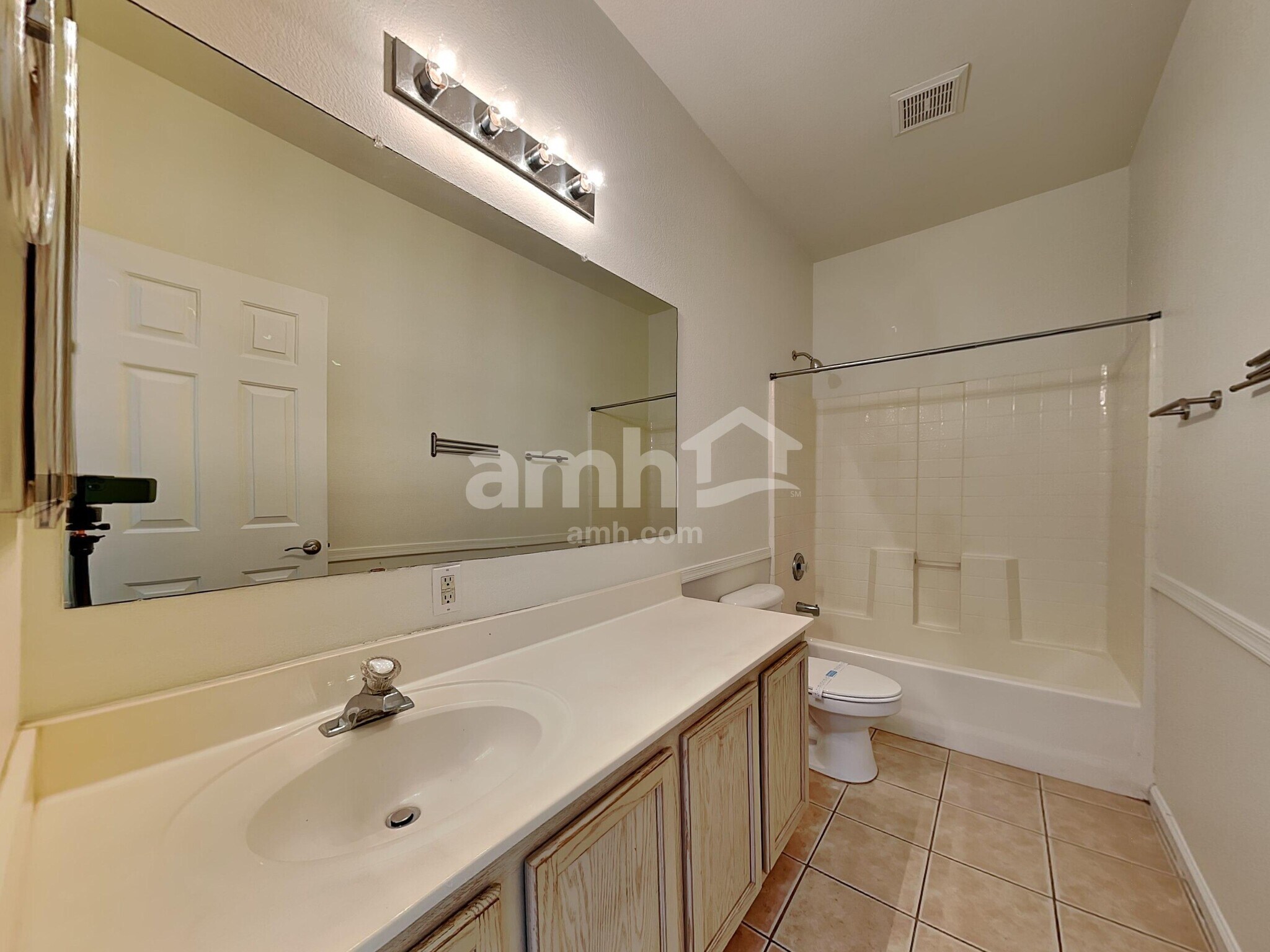 Building Photo - 2541 E La Costa Dr