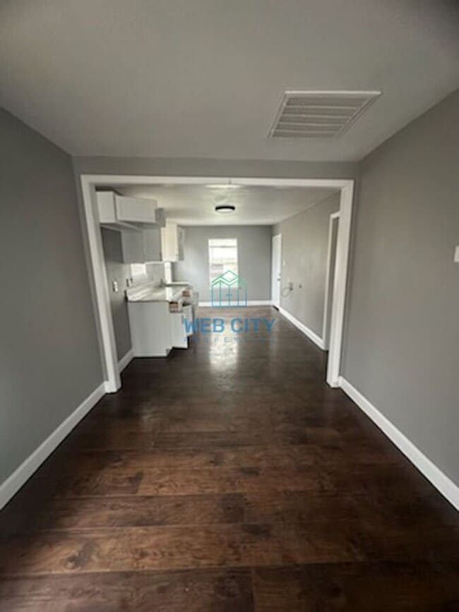 Building Photo - 1323 Grinnell St